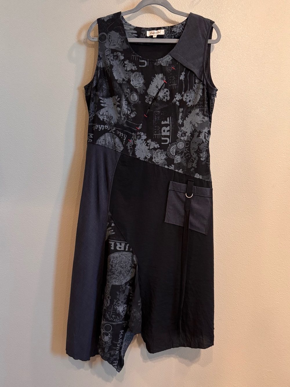 LanVie Deconstructed Sleeveless Black Graphic Patchwork Midi Dress